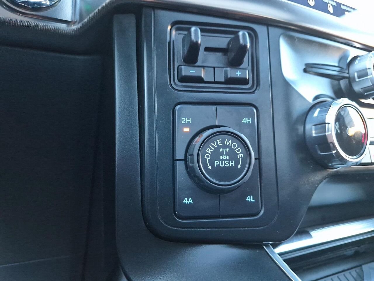 Ford F-150 2F466A | Raptor SuperCrew 4RM caisse de 5,5 pi 2023 Noir Saint-Jérôme - photo #8