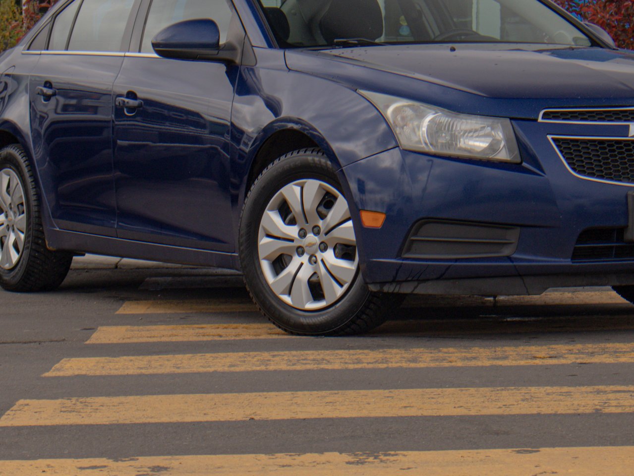 2012 Chevrolet Cruze 4dr Sdn LT Turbo w/1SA Blue Sherwood Park - photo #5