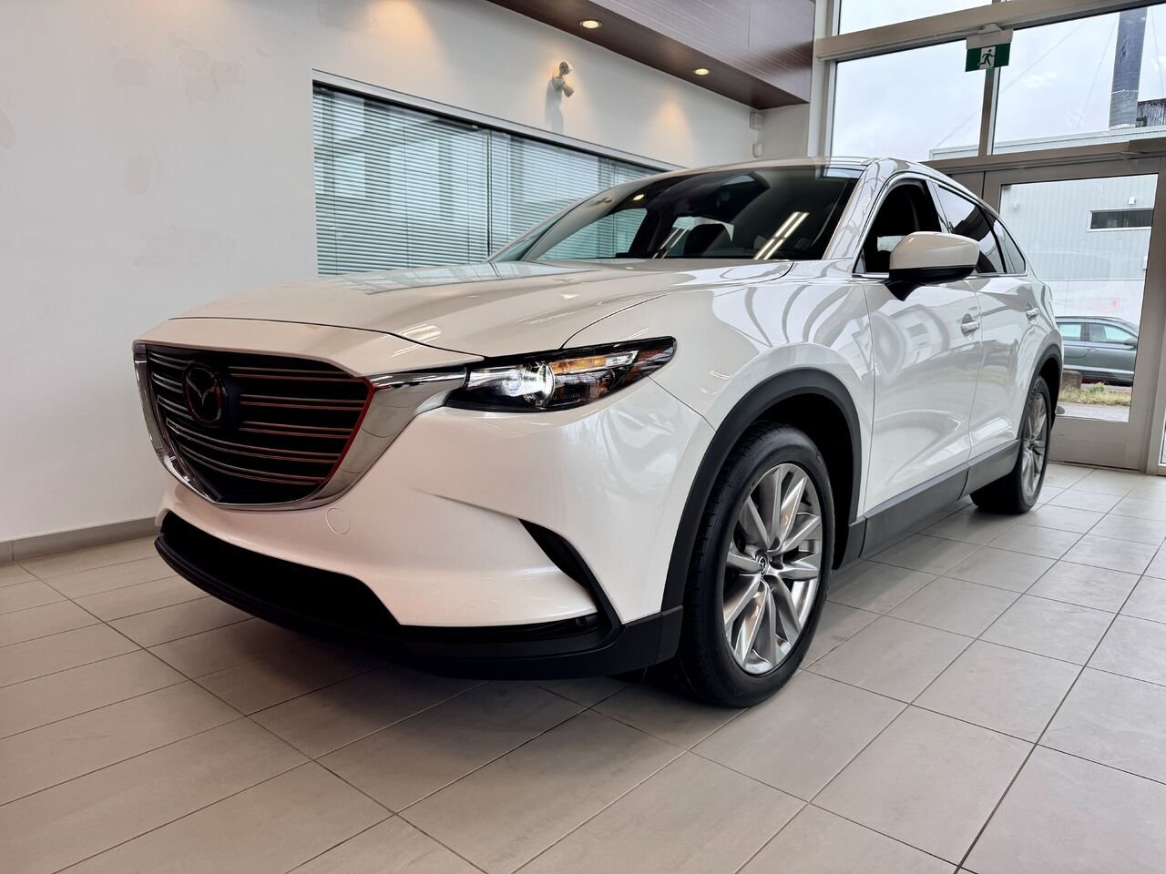 2021 Mazda CX-9 White Notre-Dame-des-Prairies - photo #1