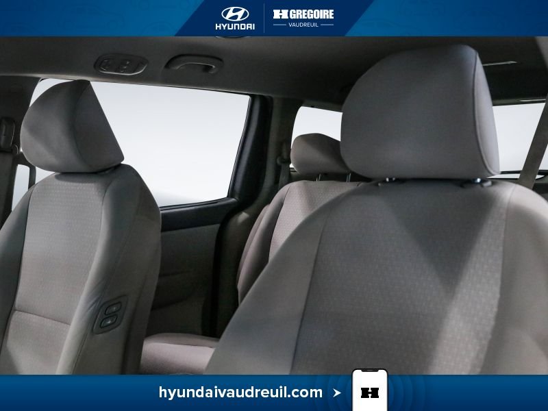 2018 Kia Sedona Red Laval - photo #13
