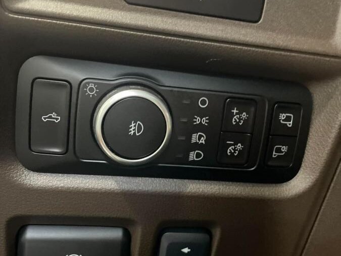 2025 Ford F-150 Black  - photo #10