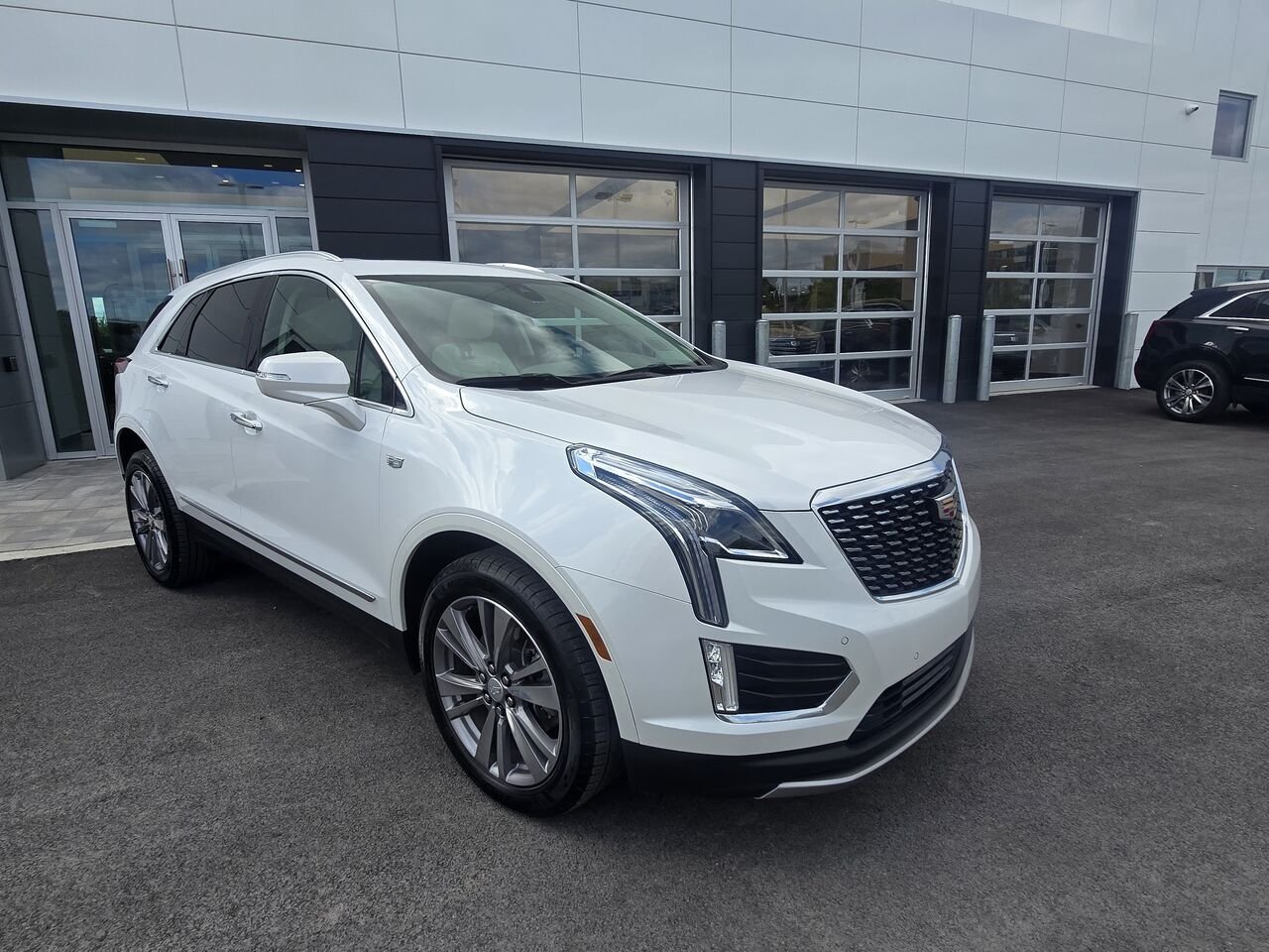 2024 Cadillac XT5 PREMIUM LUXURY AWD FINANCEMENT À PARTIR 3.99% White Laval - photo #3