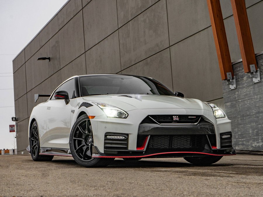 2021 Nissan GT-R NISMO White