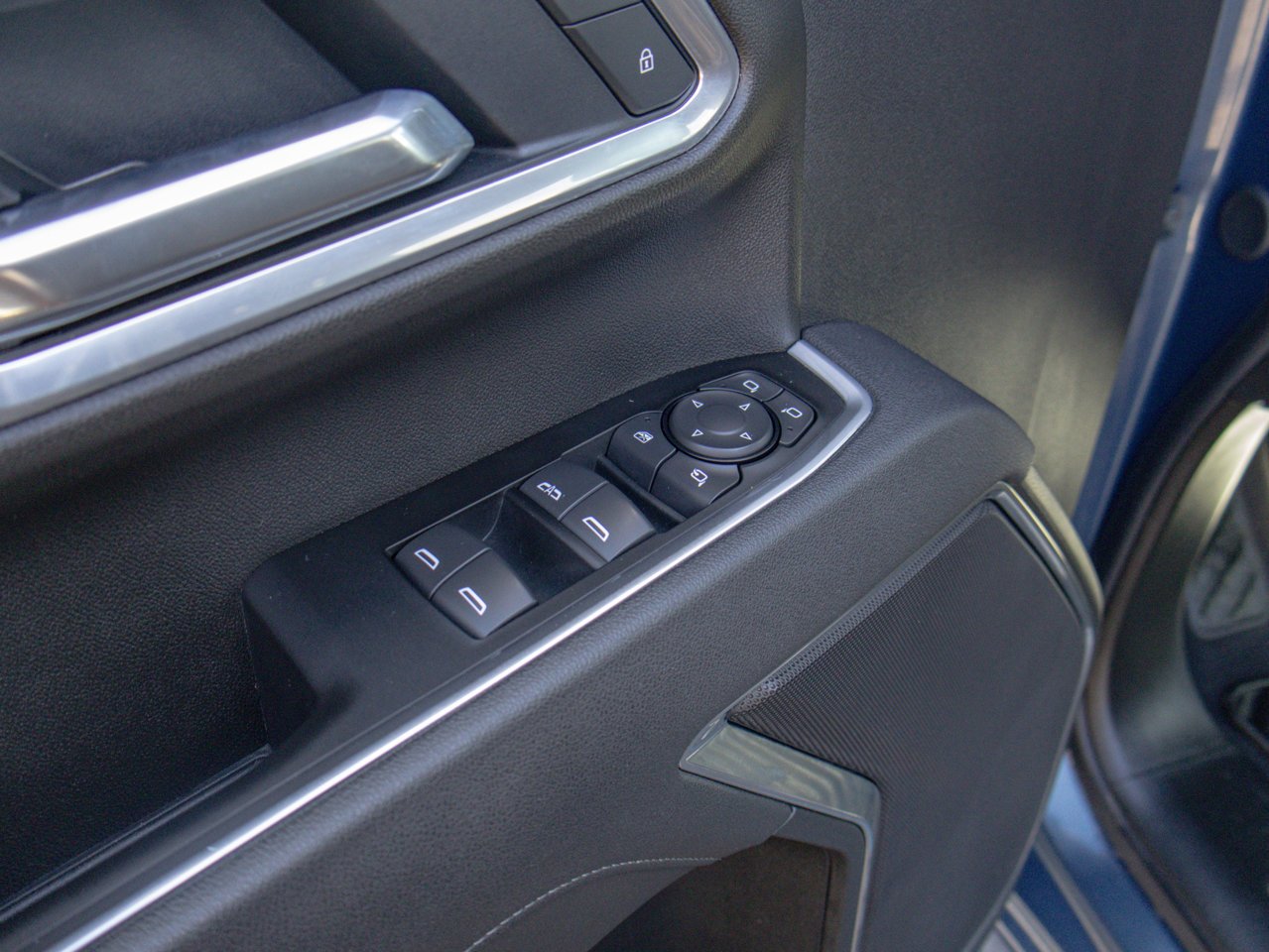 2025 Chevrolet Silverado 3500HD 4WD Crew Cab 159 LT Blue Sherwood Park - photo #19