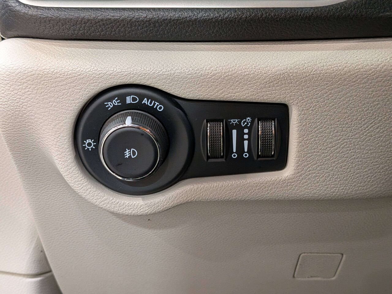Chrysler Pacifica 2022 Bleu Val-David - photo #30