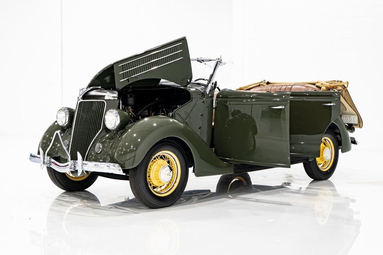 Ford Model 48 Phaeton PRIX EN USD | Beautifully presented in original condition 1936 Vert Montréal - photo #26