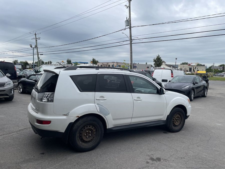 2010 Mitsubishi Outlander 2010 White
