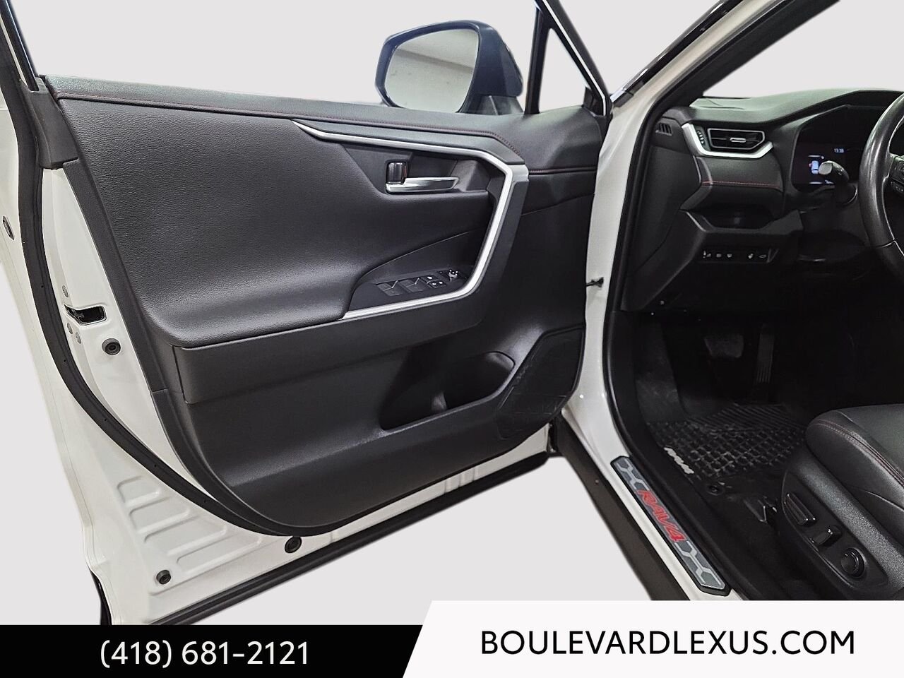 Toyota RAV4 Prime (PHEV) 19298A 2022 Blanc Québec - photo #7
