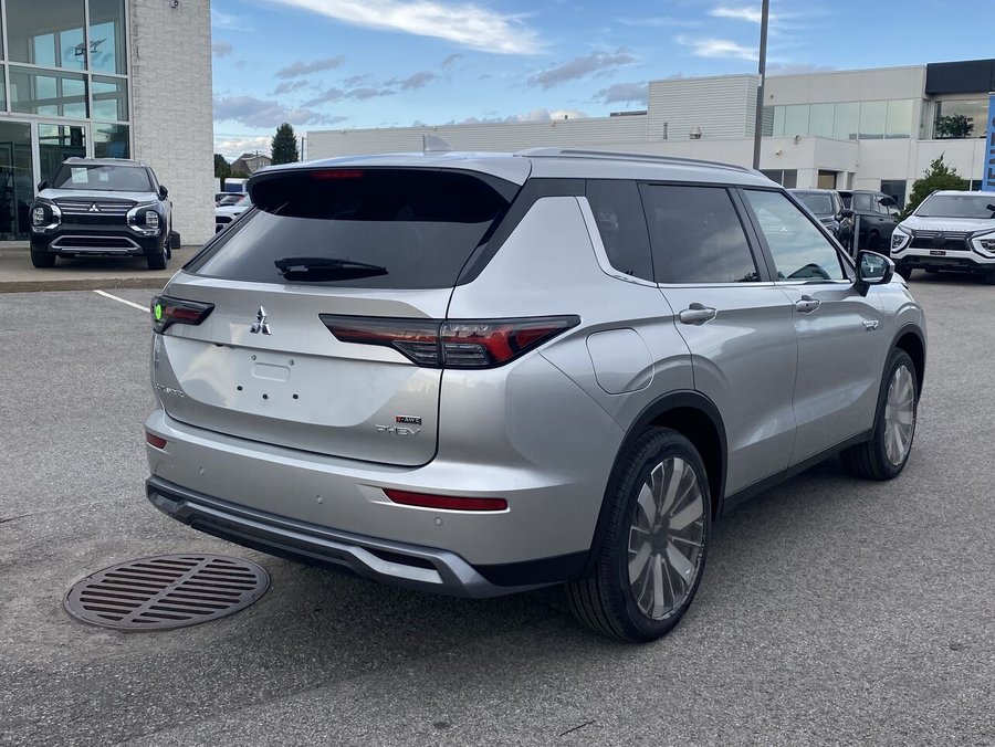 Mitsubishi Outlander PHEV SE S-AWC utilitaire sport TI 2026 Argent sterling