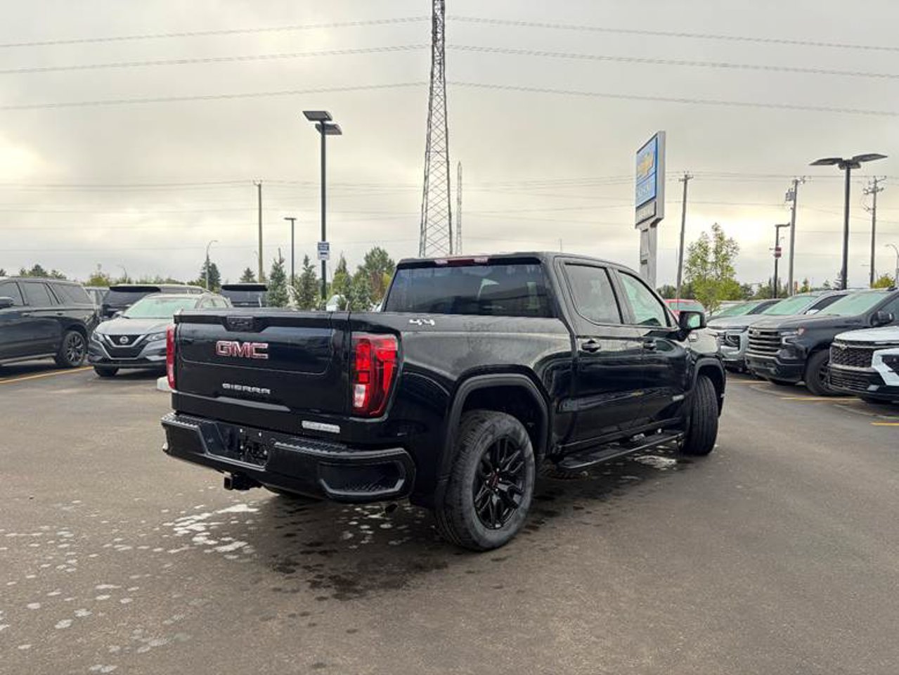 2024 GMC Sierra 1500 4WD Crew Cab 147 Elevation Black Sherwood Park - photo #4