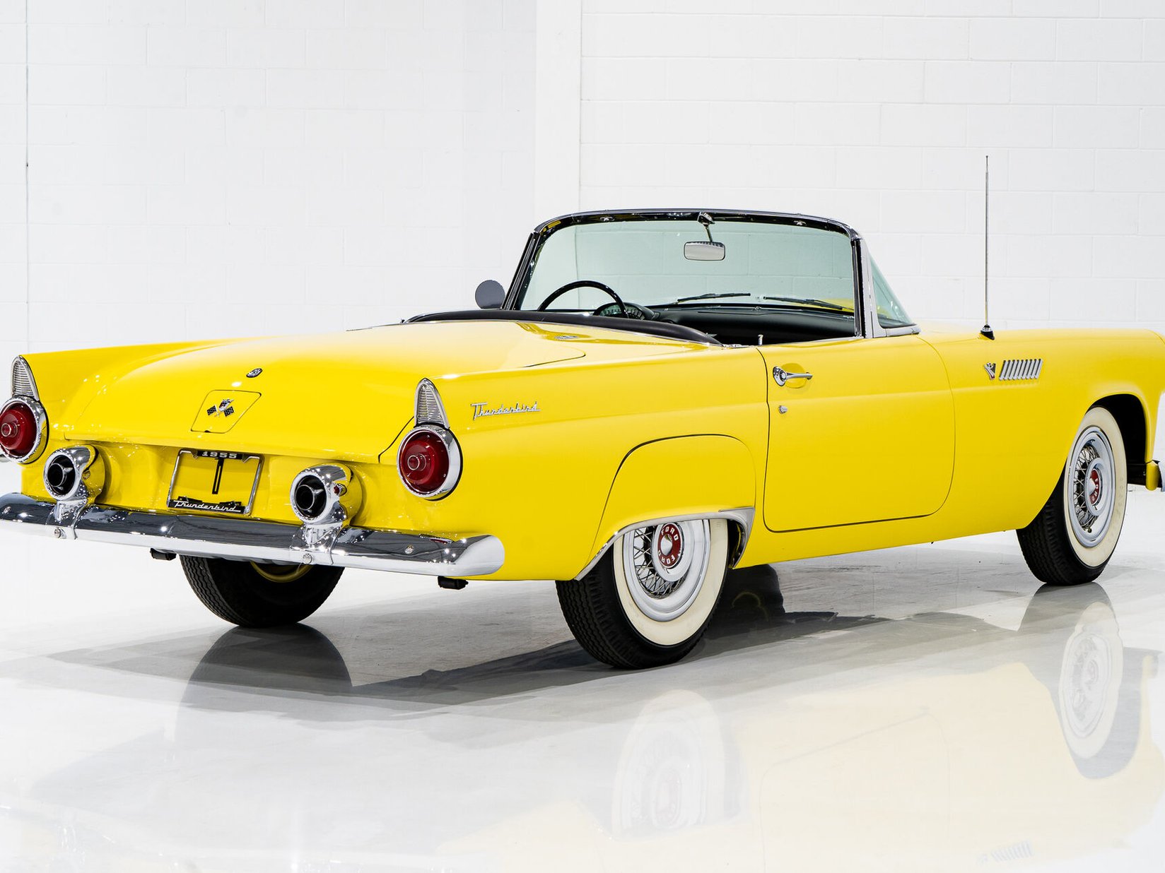Ford Thunderbird **PRICE IN USD** Fully restored 1955 Montréal - photo #40