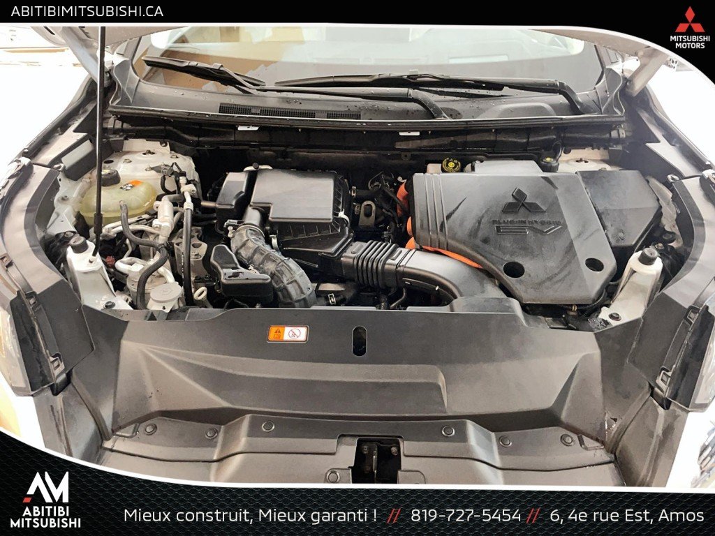 2023 Mitsubishi Outlander Plug-In Hybrid White Amos - photo #24