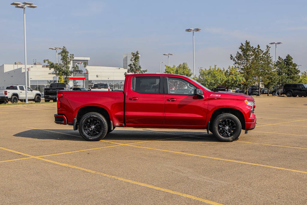 2024 Chevrolet Silverado 1500 4WD Crew Cab 147 RST Red Sherwood Park - photo #9