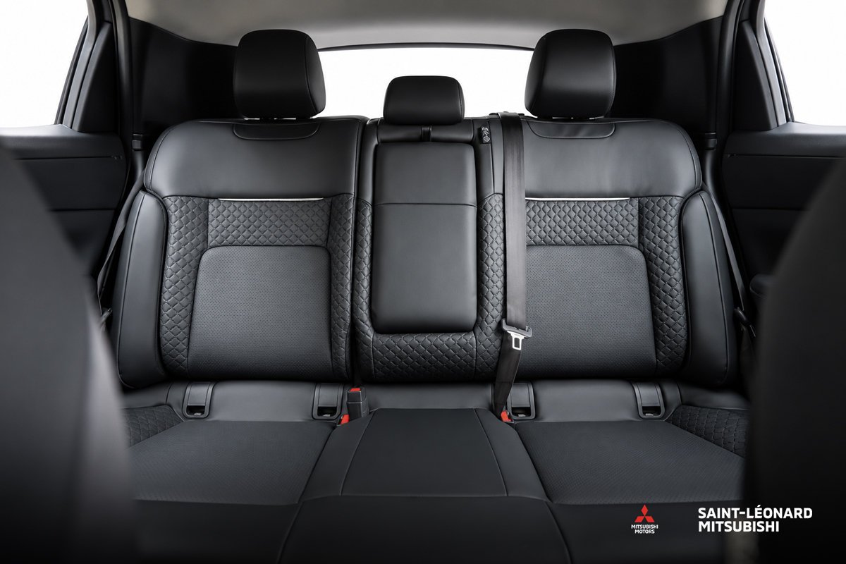 Mitsubishi Eclipse Sportback BASE 2027 Storm Gray Montréal - photo #25