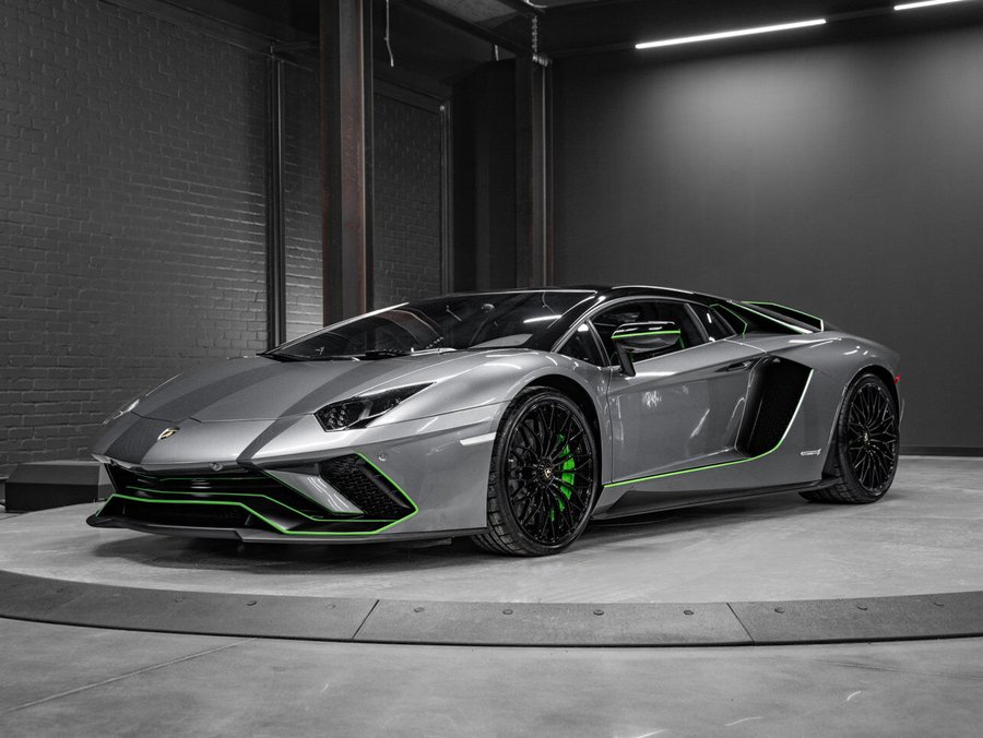 2018 Lamborghini Aventador 2018 gray