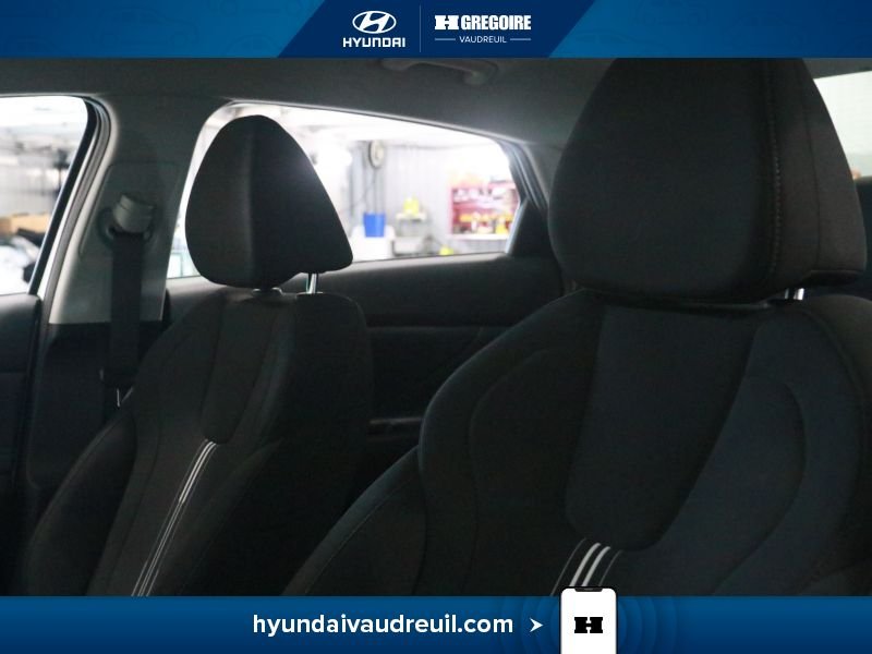 Hyundai Elantra YE21 | Preferred IVT 2024 Blanc Laval - photo #13