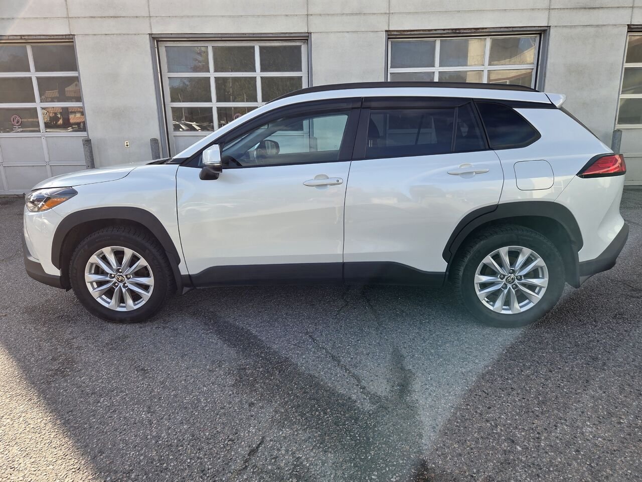 Toyota COROLLA CROSS LE (PREMIUM) 2022 Blanc Mont-Laurier - photo #8