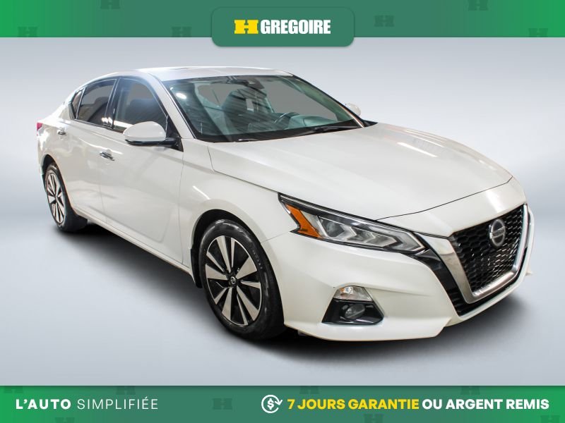2020 Nissan Altima White Saint-Eustache - photo #0