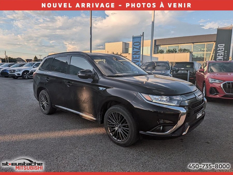 Mitsubishi Outlander PHEV Black Edition Traction Intégrale-cuir-toit ouvrant-sièges et volant chauffants 2022 Noir