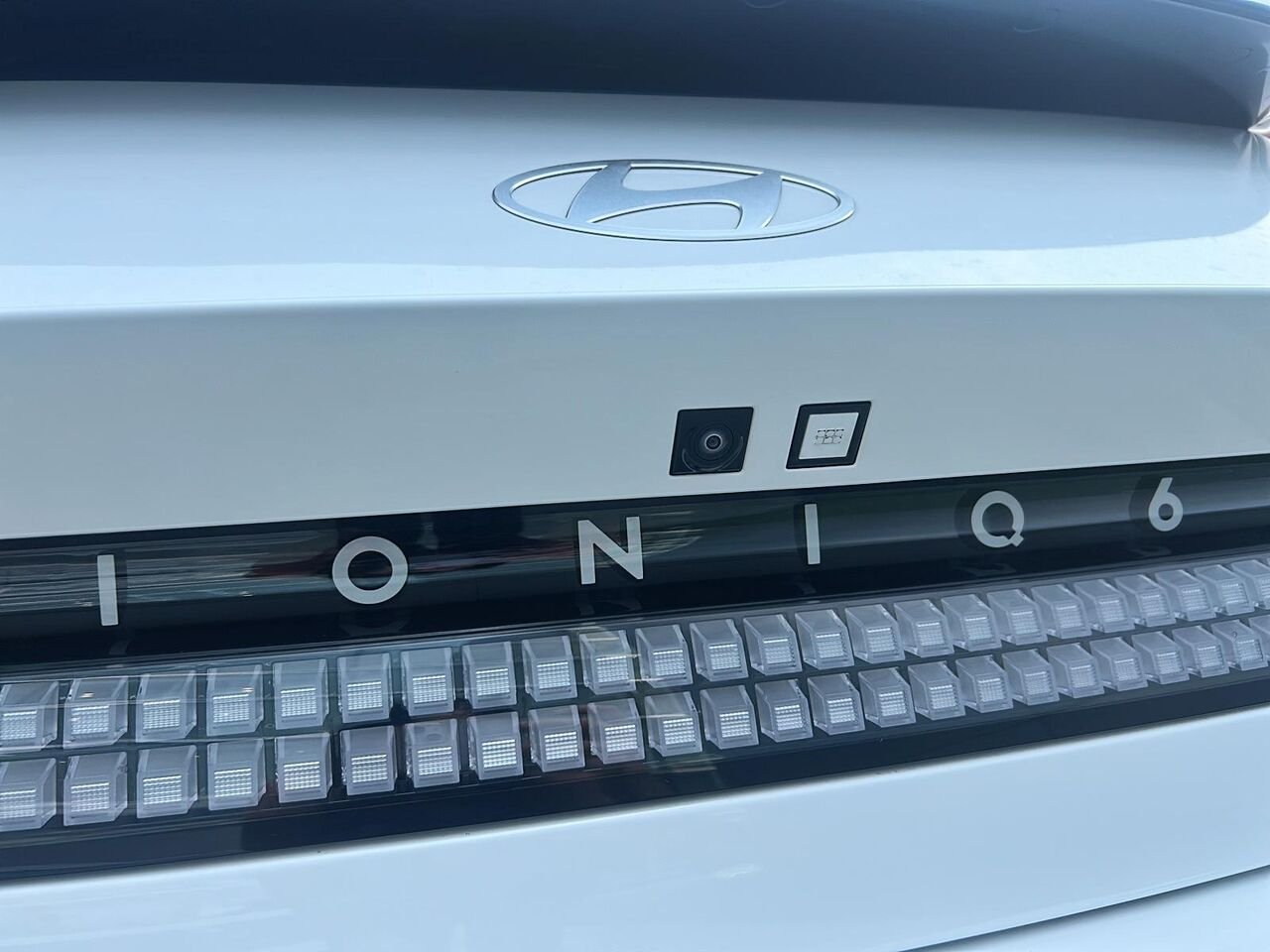 2023 Hyundai IONIQ 6 White Saint-Jérôme - photo #10