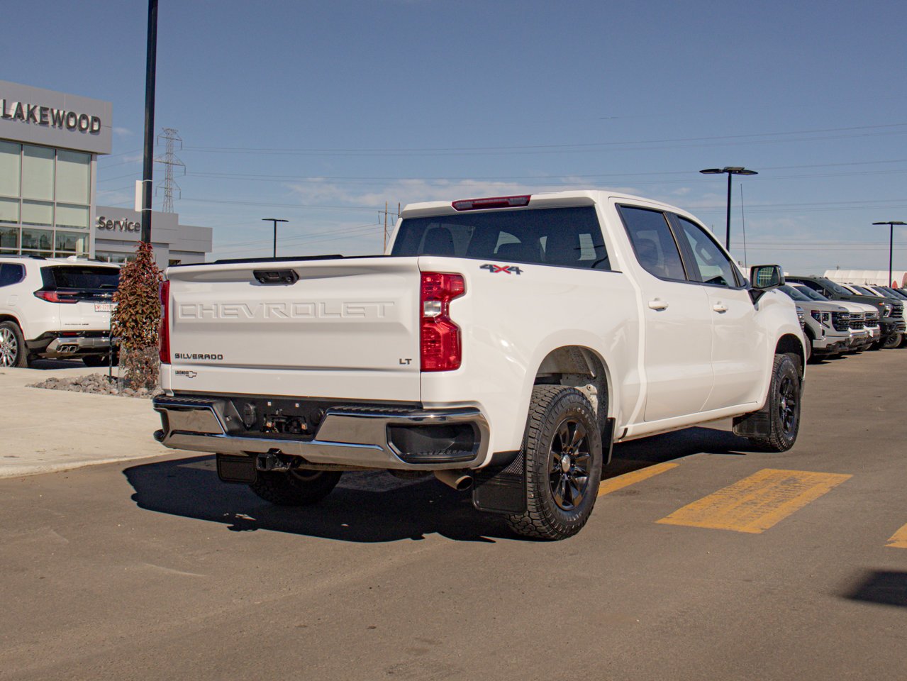 2023 Chevrolet Silverado 1500 4WD Crew Cab 147 LT White Sherwood Park - photo #9