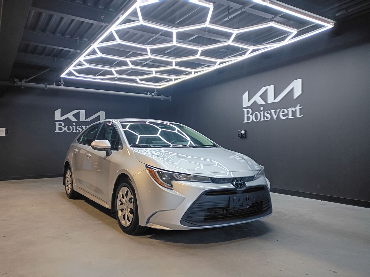 Toyota Corolla 2023 Argent Blainville - photo #0