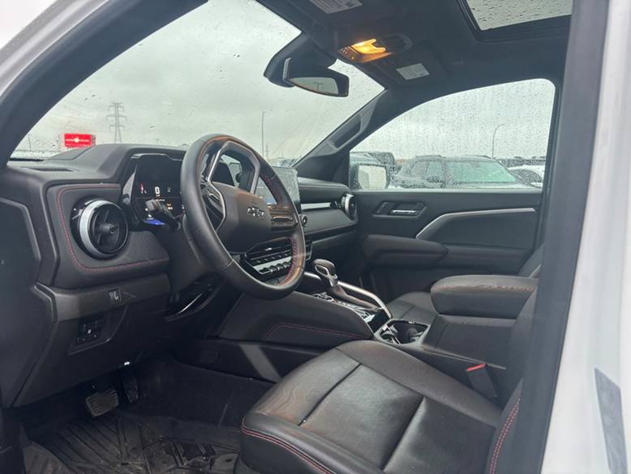 2023 Chevrolet Colorado 4WD Crew Cab Z71 White Sherwood Park - photo #5