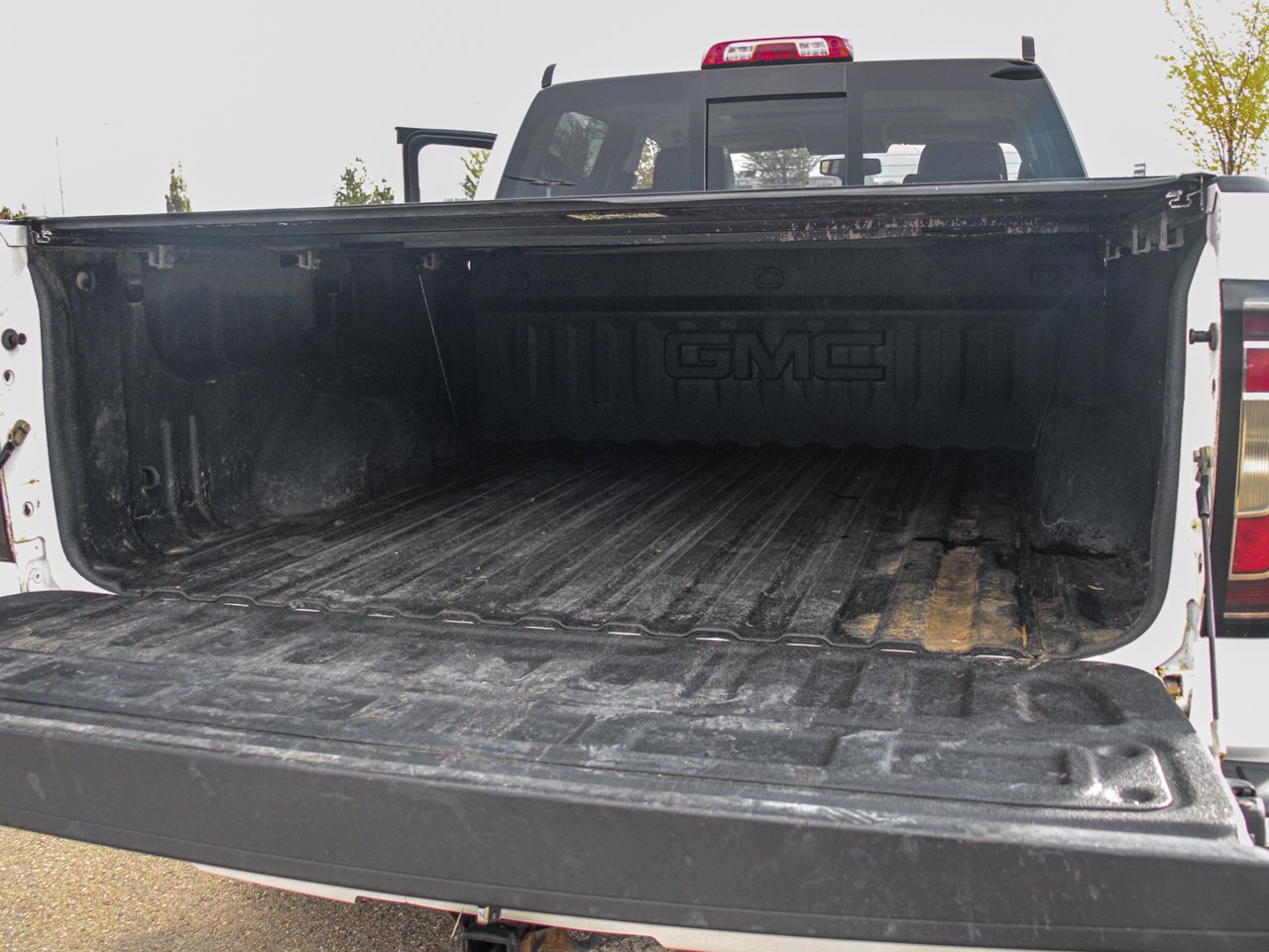 2016 GMC Sierra 1500 4WD Crew Cab 143.5 SLT White Sherwood Park - photo #7
