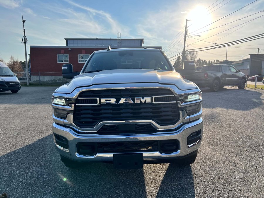 RAM 2500 Big Horn cabine d'équipe 4x4 caisse de 6 pi 4 po 2025 Blanc