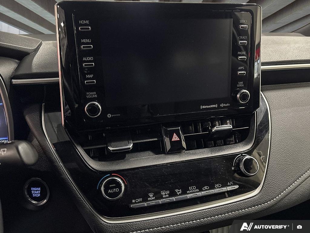 2020 Toyota Corolla Hatchback 2602172B | SE, well maintained local trade in White Edmonton - photo #17