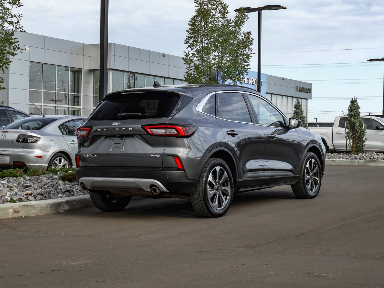 2025 Ford Escape Platinum AWD Grey Sherwood Park - photo #7