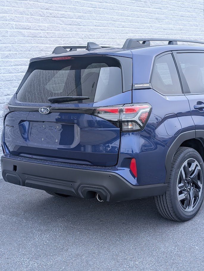 SUBARU Forester LIMITED 2026 Bleu saphir perlé Saint-Hyacinthe - photo #1