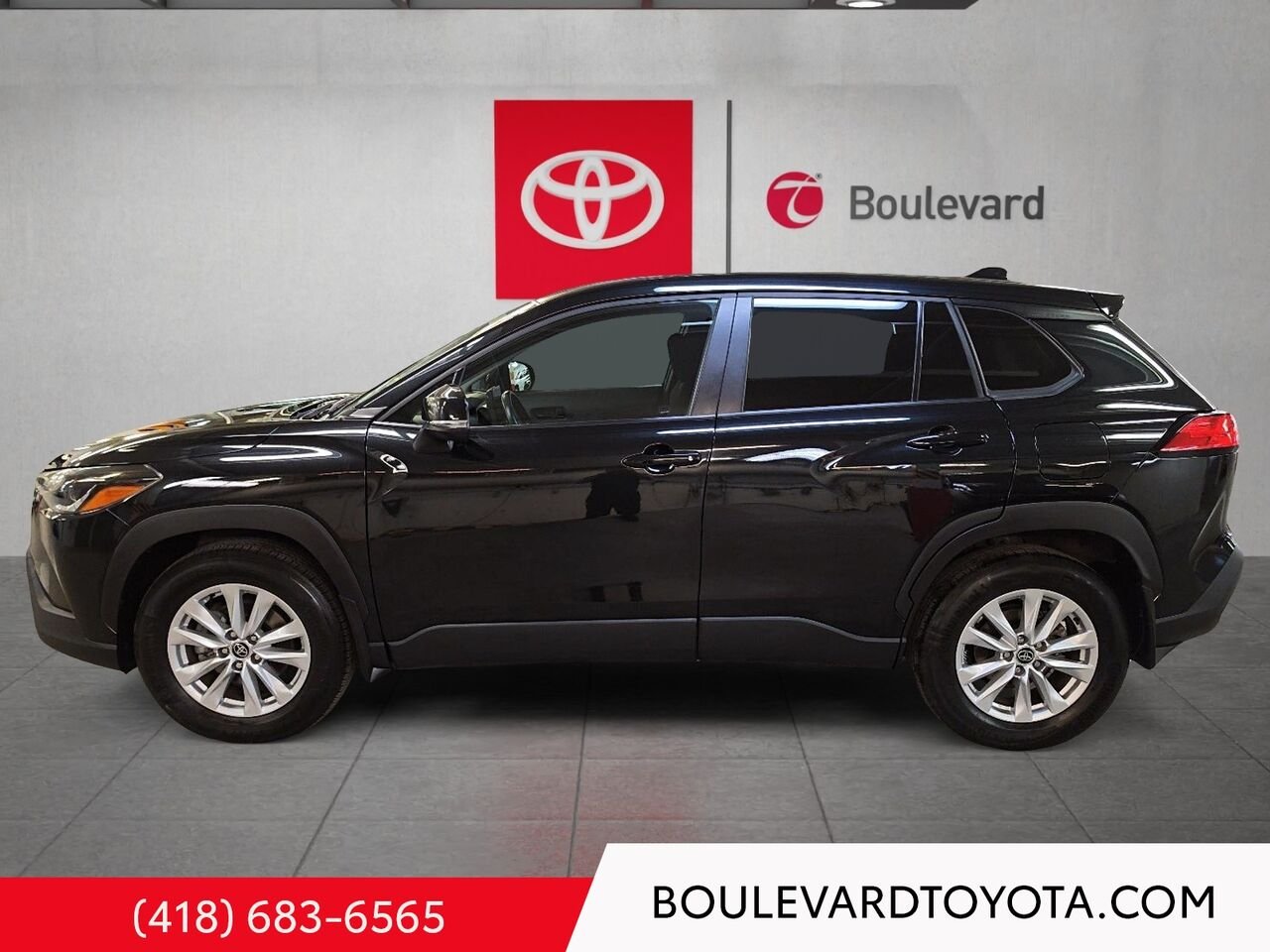 2023 Toyota Corolla Cross 100461A-77 | LE, AWD Black Québec - photo #5