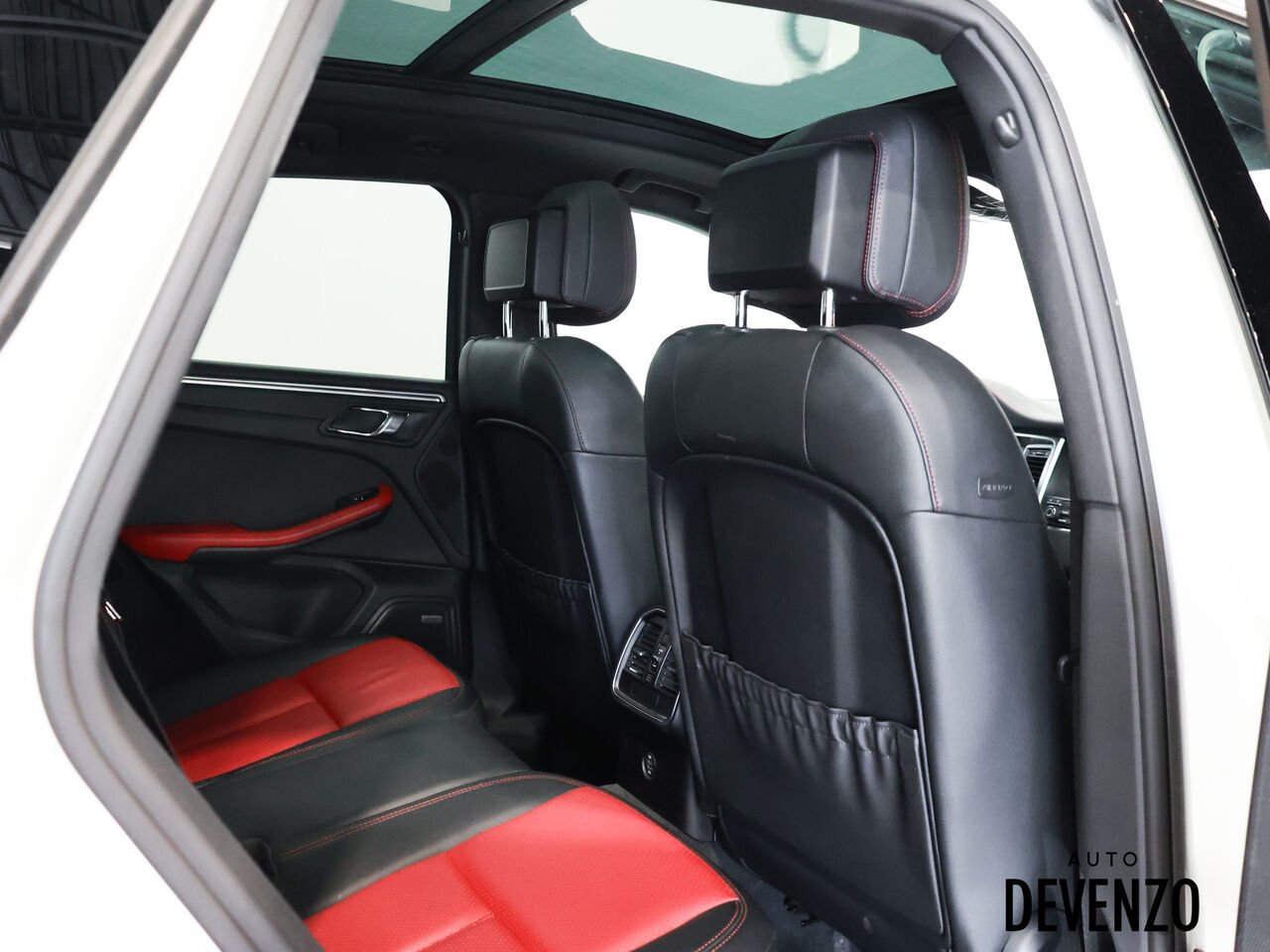 Porsche Macan 2017 Blanc Saint-Eustache - photo #7