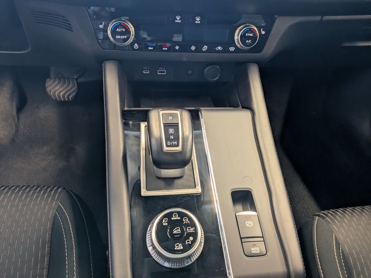 2022 Mitsubishi Outlander White Gatineau - photo #8