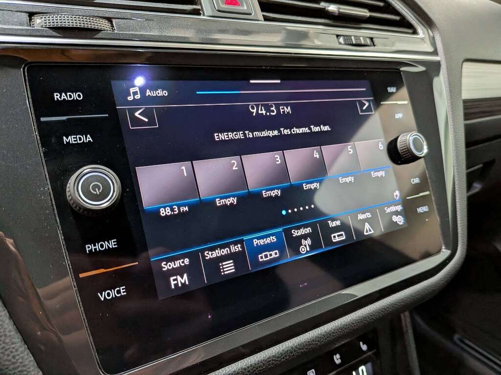 2022 Volkswagen Tiguan Highline R-Line 4MOTION Black Val-David - photo #26