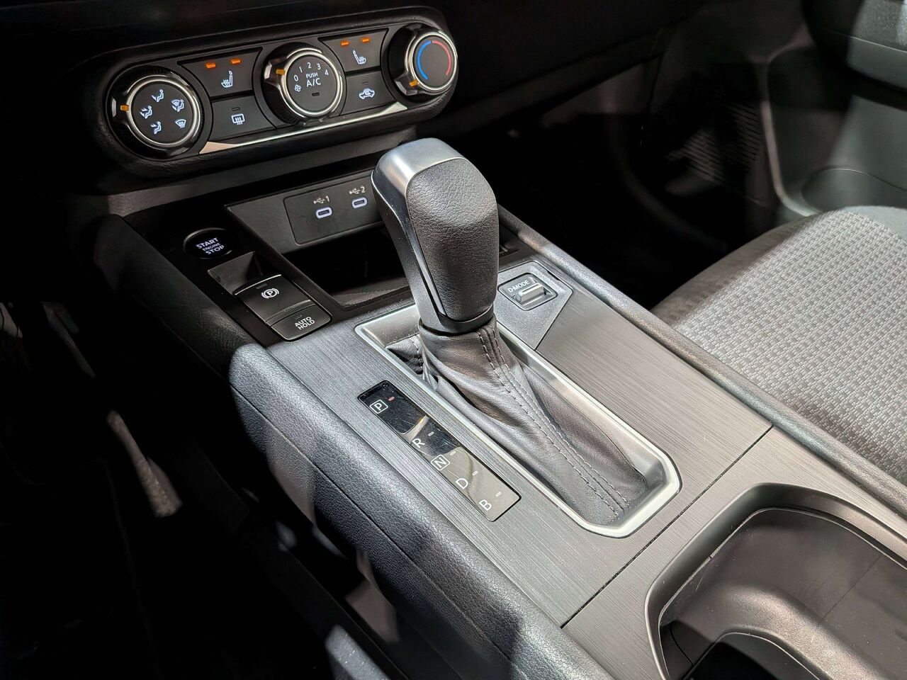 2026 Nissan Kicks S AWD White Val-David - photo #31