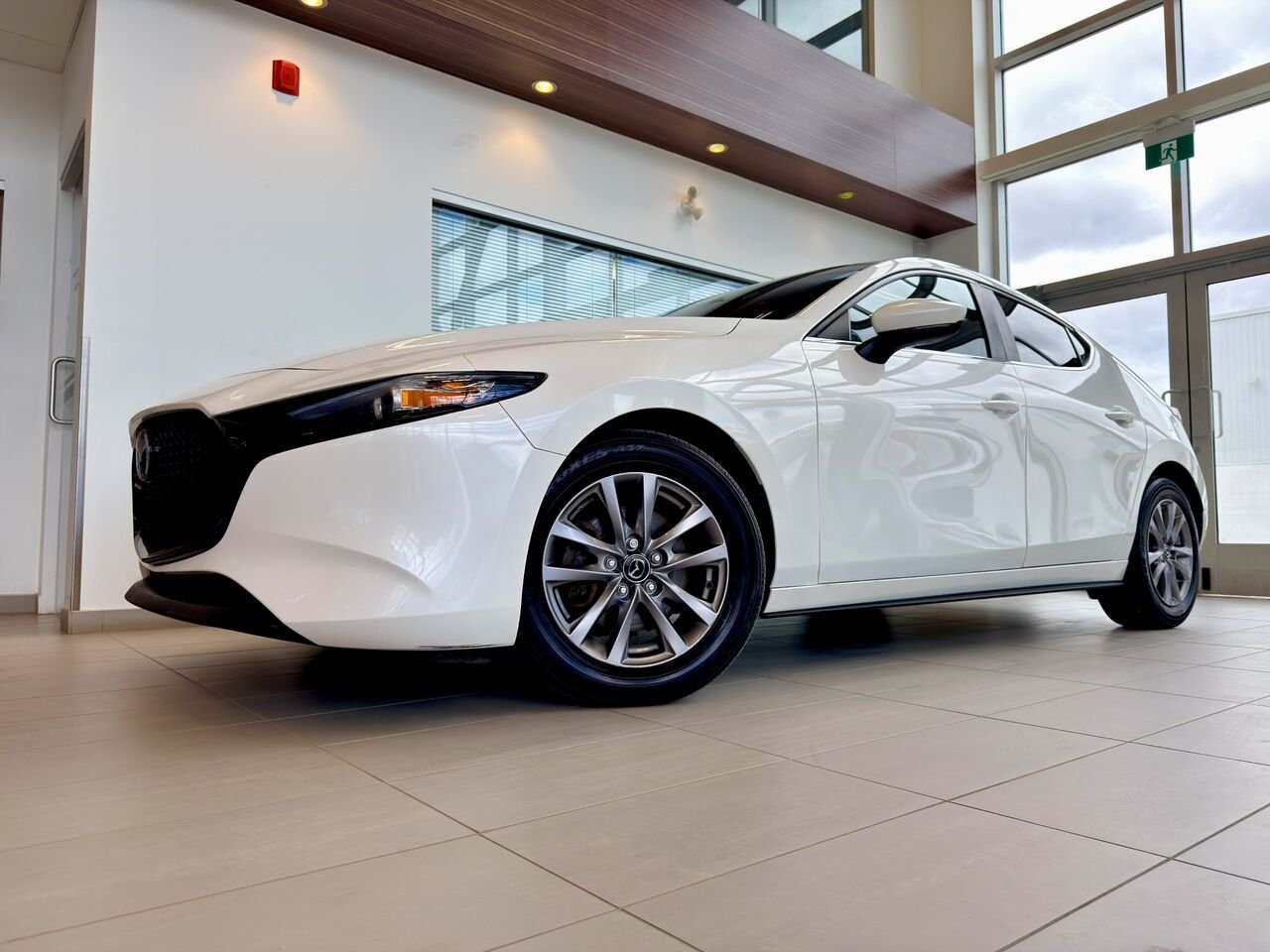 2022 Mazda Mazda3 Sport White Notre-Dame-des-Prairies - photo #1