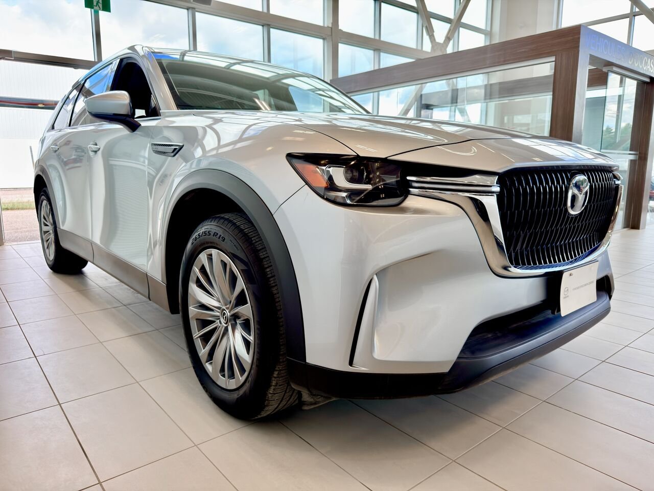 2024 Mazda CX-90 hybride léger GS-L 4WD Silver Notre-Dame-des-Prairies - photo #5