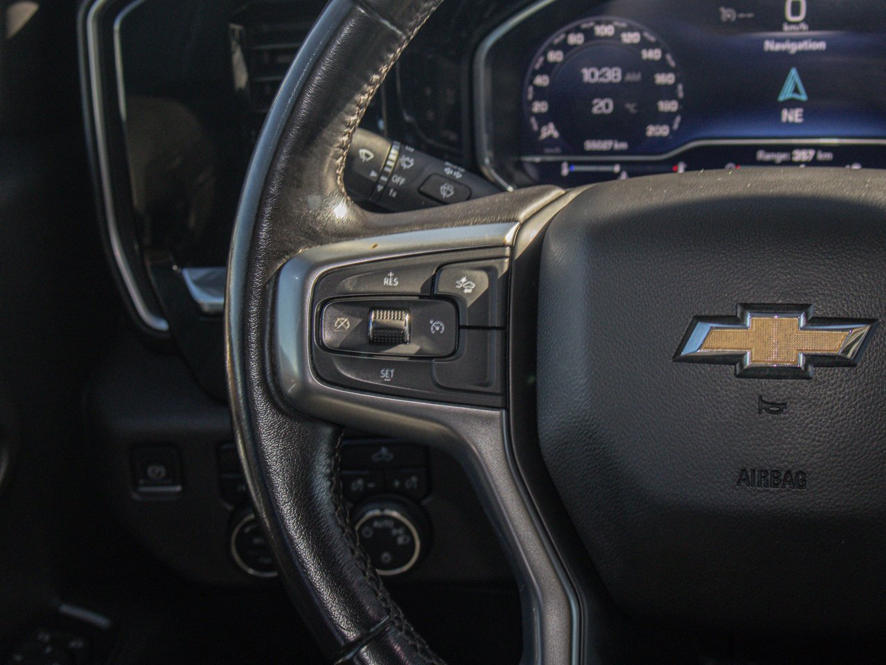 2023 Chevrolet Silverado 1500 4WD Crew Cab 147 LT White Sherwood Park - photo #21