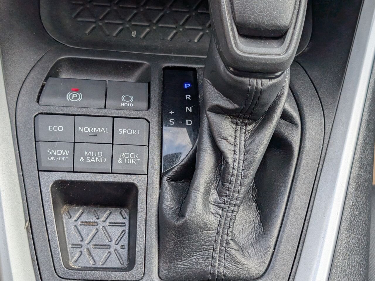 Toyota RAV4 LE/SIÈGES CHAUFFANTS/CAMÉRA DE RECUL/BLUETOOTH/AC/ 2021 Noir Sherbrooke - photo #11