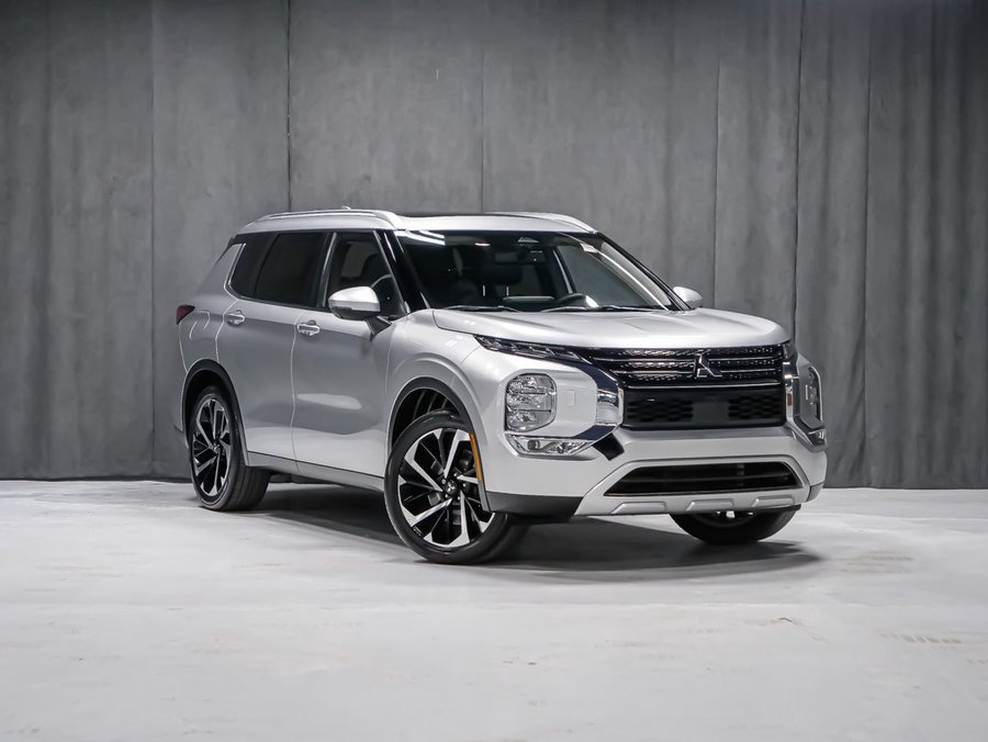 2023 Mitsubishi Outlander SEL Silver