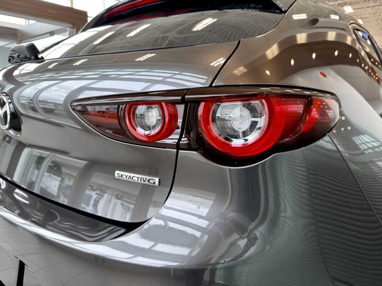 2024 Mazda Mazda3 Sport Grey Notre-Dame-des-Prairies - photo #11