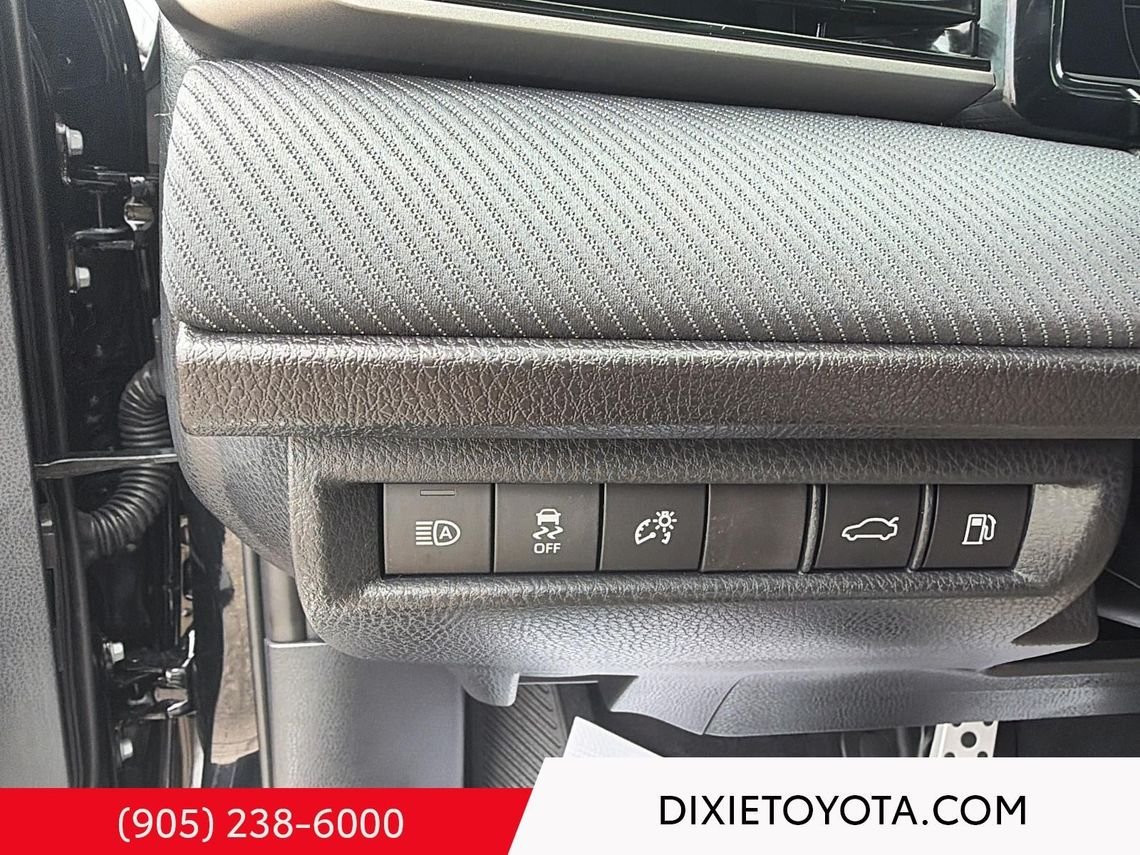 2026 Toyota Camry Power Sunroof, Leather Interior, Heated Seats, Alloy Wheels, Heated Steering Wheel, Bluetooth Midnight Black Metallic Mississauga - photo #8