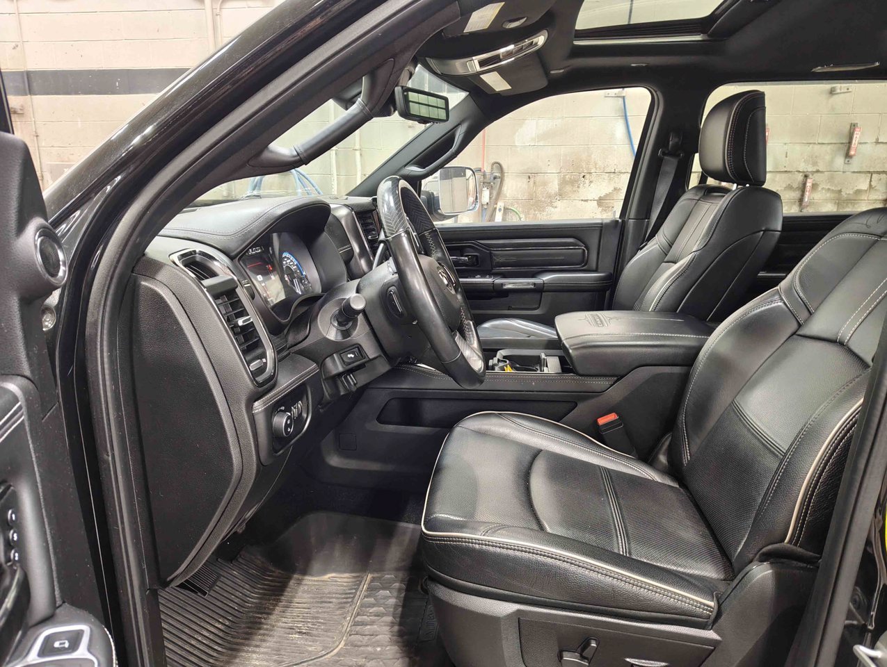 2022 Ram 3500 Limited 4x4 Crew Cab 6'4 Box Black Sherwood Park - photo #7