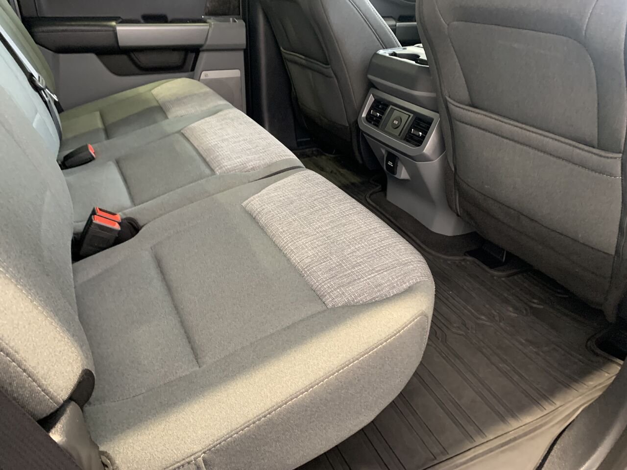 2026 Ford Super Duty F-250 SRW XLT cabine 6 places 4RM caisse de 6,75 pi Grey Châteauguay - photo #17