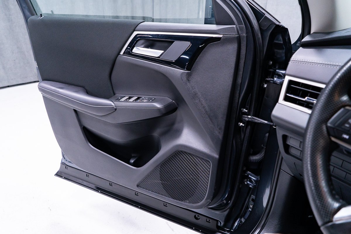 2024 Mitsubishi Outlander ES S-AWC Grey Montreal - photo #12