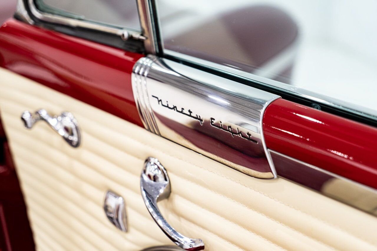 Oldsmobile 98 PRIX EN USD | Convertible Beautifully Presented from complete Restoration 1953 Rouge Montréal - photo #70
