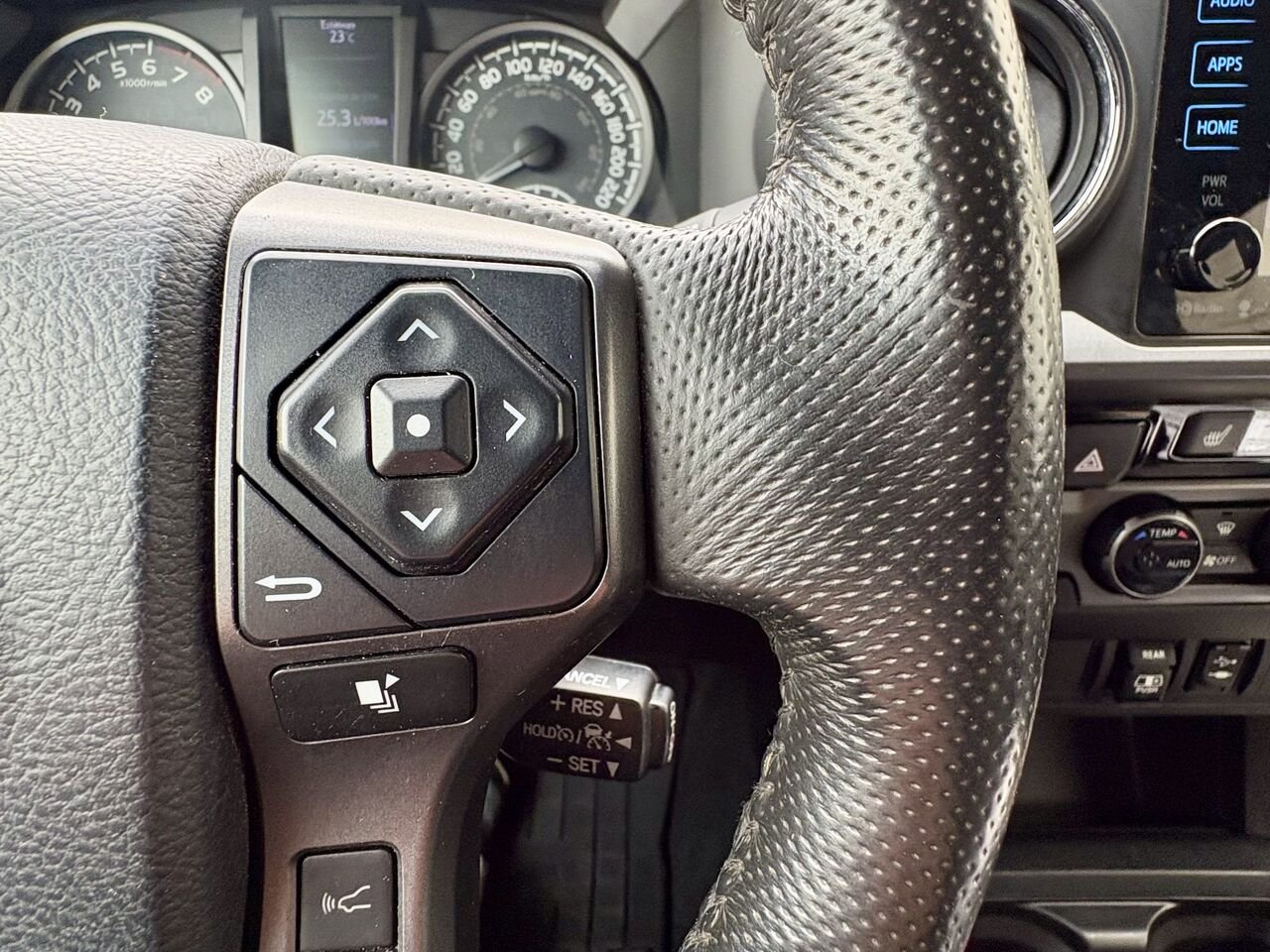 2018 Toyota TACOMA Silver Mont-Laurier - photo #19