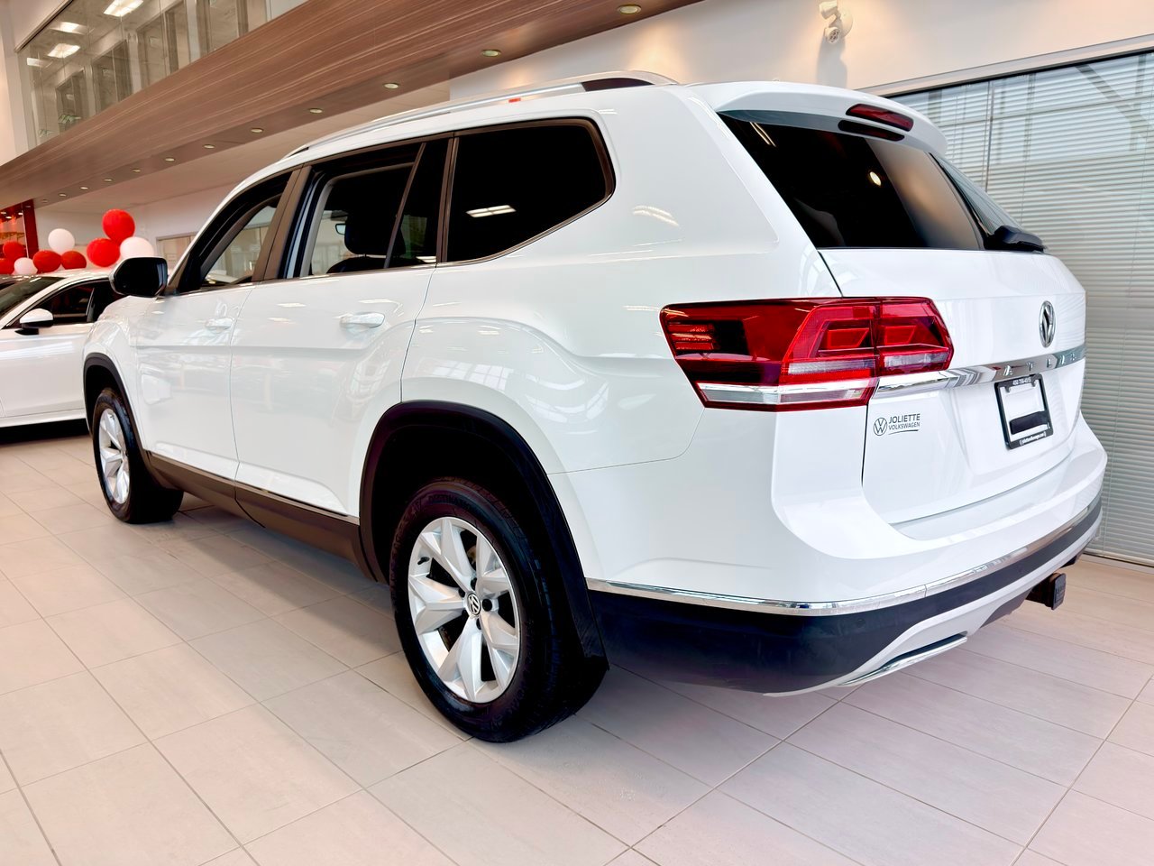 2018 Volkswagen Atlas White Notre-Dame-des-Prairies - photo #8